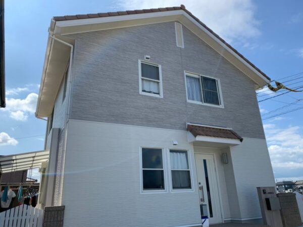 板野郡藍住町【外壁張り替え金属サイディングで新築】