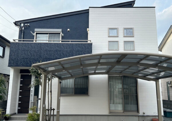 外壁三色から二色へ塗替え「徳島市西須賀町」濃紺色＆ホワイト