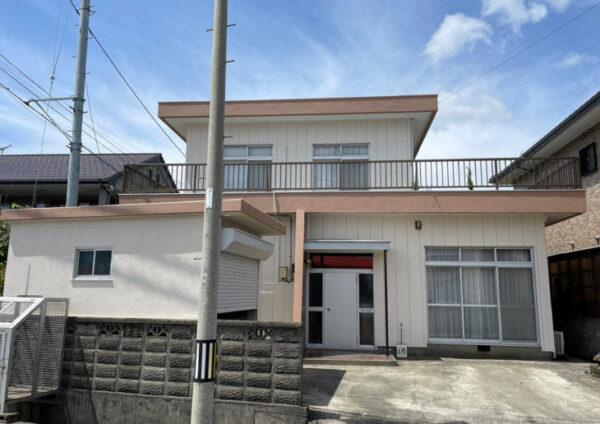 どこの業者に頼んだら迷って…ベランダ防水が傷み。小松島市芝生町