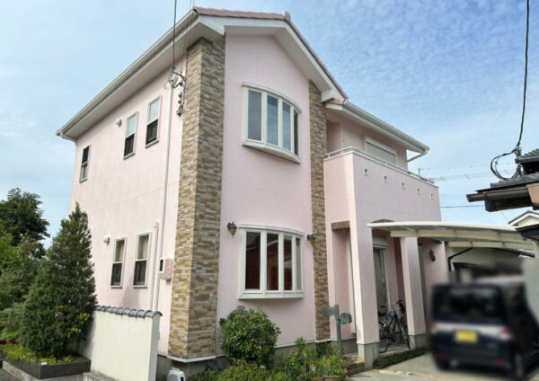 ピンク系色の外壁・屋根塗装　徳島市国府町　金額より信用をとりました。
