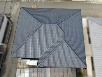 施工前　屋根全体写真です。