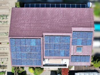 徳島の厳しい陽射しに強い、ボンフロンGTの屋根塗装。