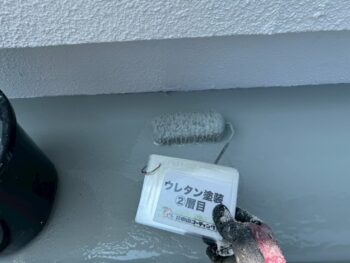 ウレタン塗膜防水②層目を行います。