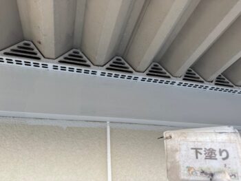 ケレン目荒らし作業をしてから塗装です