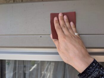 シャッターBOXケレン作業を行います。