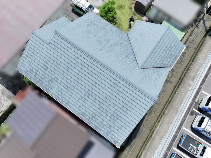 施工前　屋根全体写真です。