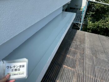 ウレタン塗膜防水②層目完了しました。