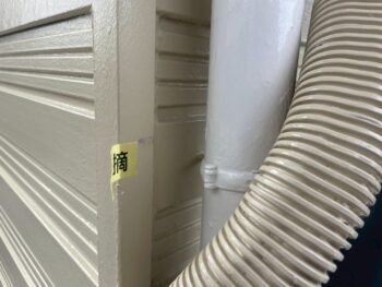 チェック箇所を職人に伝えタッチアップ作業(手直し)を行います。