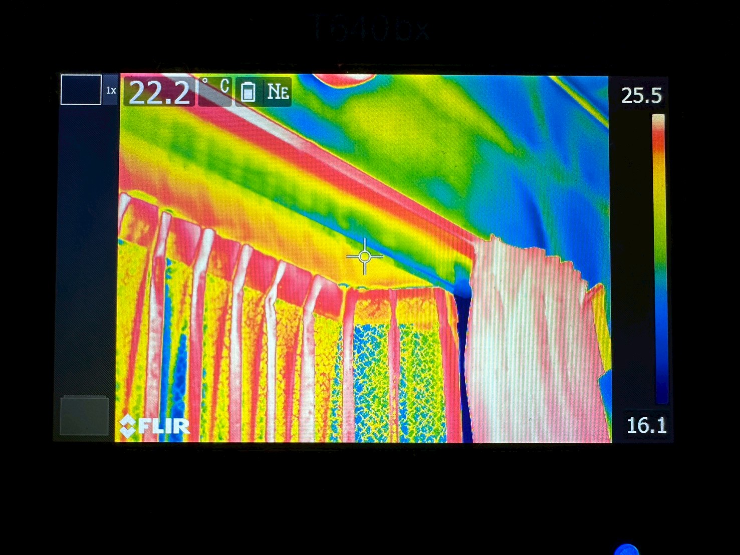 【雨漏り調査事例】散水調査で原因箇所を特定！再発を防ぐ科学的な調査手順