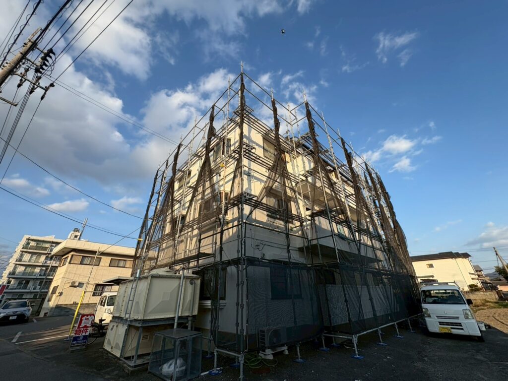 【徳島市国府町】こだわり施工レポート|長持ちの秘訣は「下塗り」にあり!外壁塗装の全工程