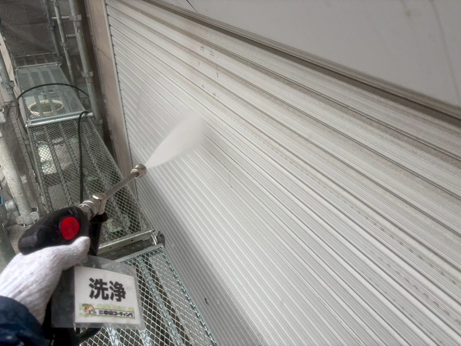 【現場実況】徳島市中島田町にて外壁洗浄を実施！塗装前の徹底洗浄で耐久性が変わる