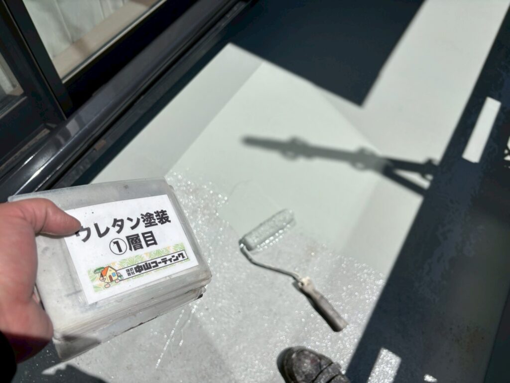 ウレタン塗装１層目を行います