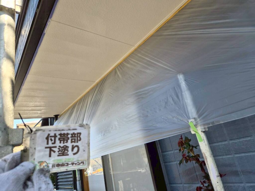 軒天下塗りです