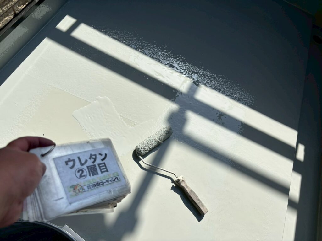ウレタン塗装２層目を行います