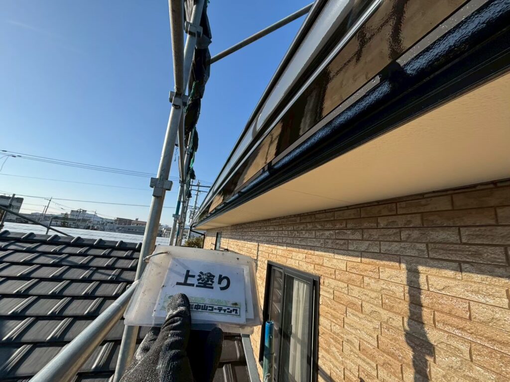 鼻隠しの塗装作業中です