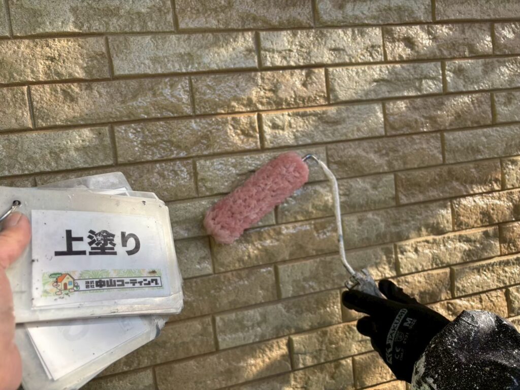 クリヤー塗装は２回塗りの施工方法です