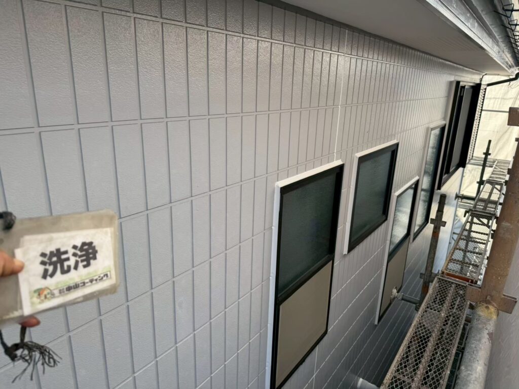 丁寧にコーキングされたあとに、しっかり洗浄作業をしました