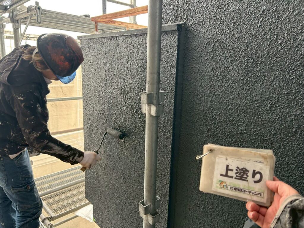 上塗りを行っていきます