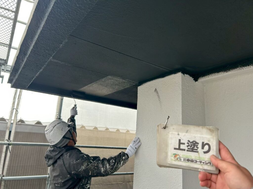 軒天井上塗りです