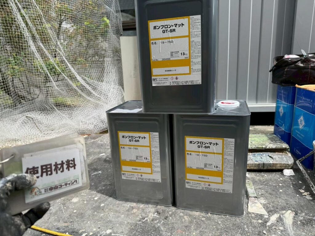【小松島市】塗り重ねで耐久性向上！軒天・外壁塗装工事