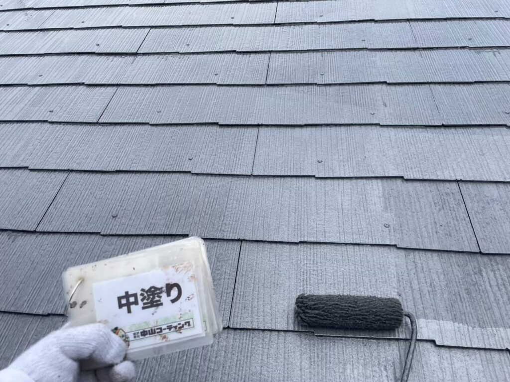中塗りを行いました