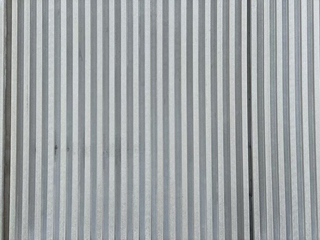 凹凸部分を中心に汚れが付着していました