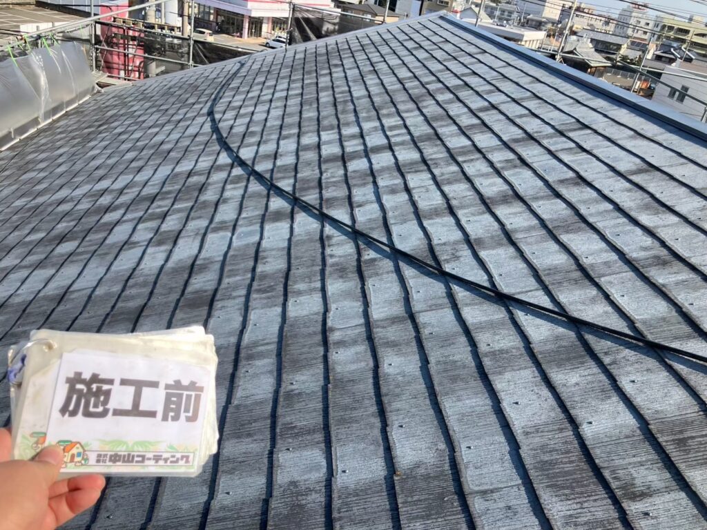 施工前の店舗裏側の屋根です