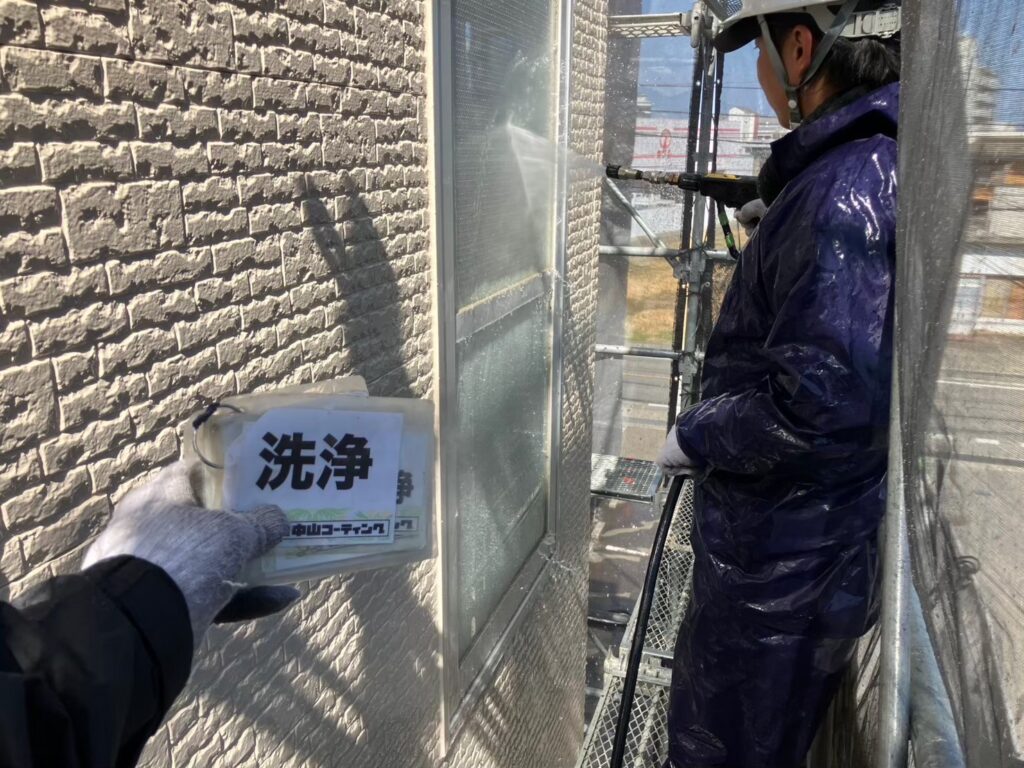 サッシや窓まわりもしっかり洗浄しています