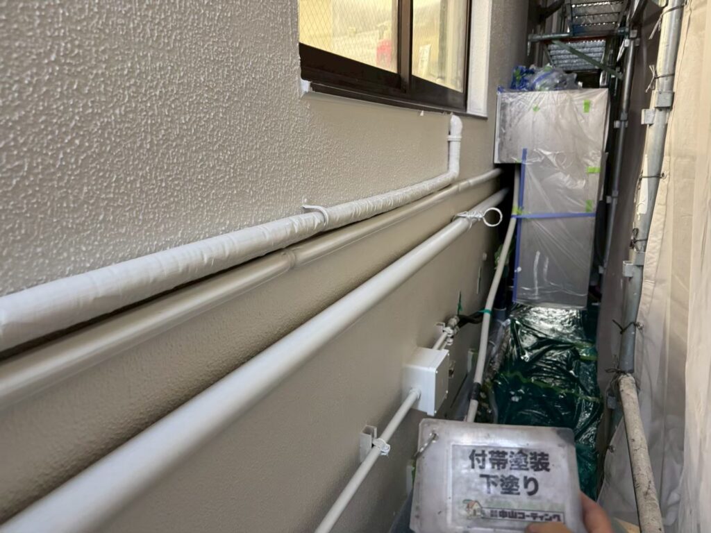配管の下塗りです