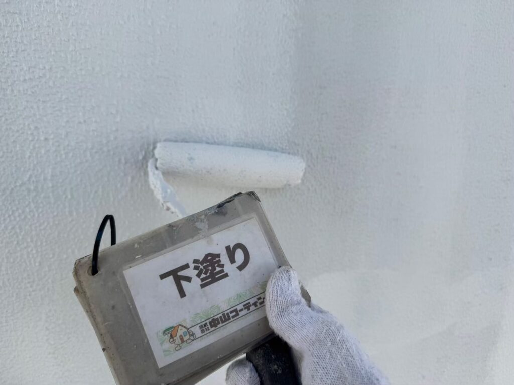 外壁の下塗りアップです