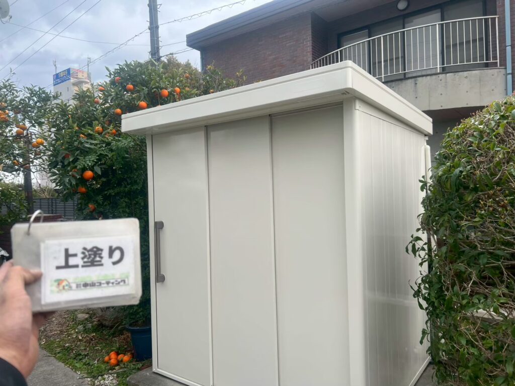 倉庫引き戸・鉄製門扉塗装が完了しました