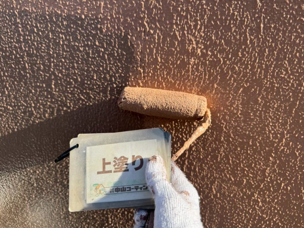 外壁の上塗りです