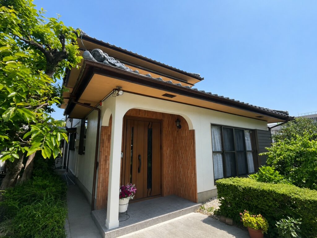 徳島市 和風住宅塗装|光と艶が映える、統一感のある住まいへ