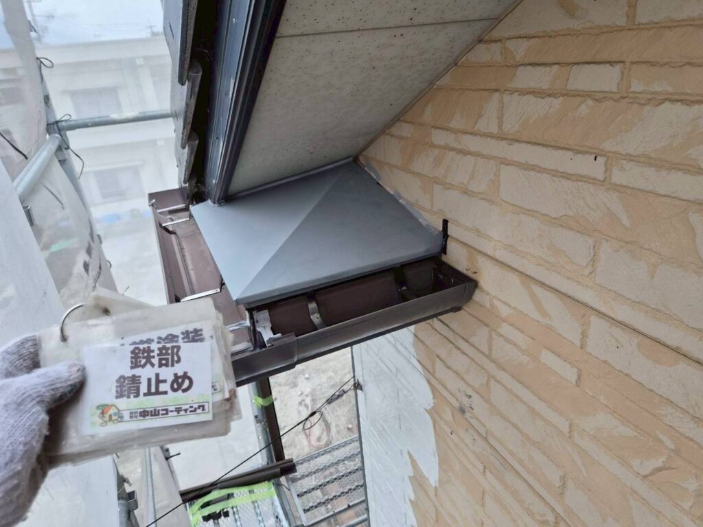 錆止め塗装で、鉄部をサビからしっかり保護します