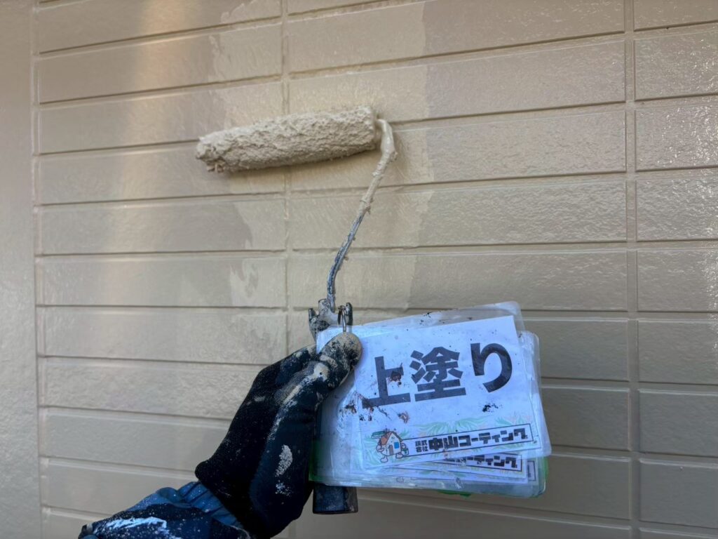 最後の工程、上塗り作業中です
