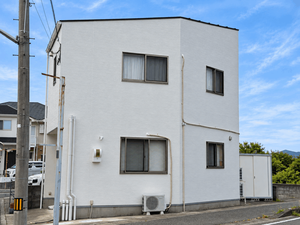 板野郡北島町の外壁塗装事例|外壁の剥がれ・飛び込み営業の相談から施工へ