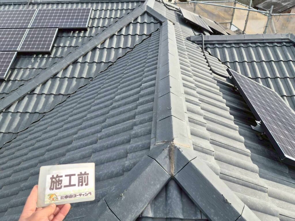 高圧洗浄前の屋根の状態です