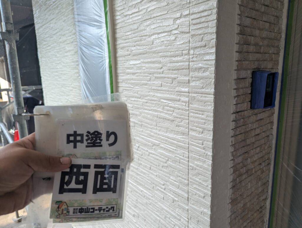 中塗りをします