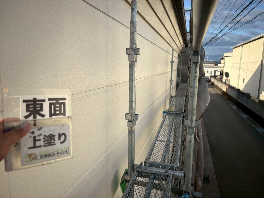 塗膜に厚みを持たせながら、色ムラのない仕上がりへ整えました