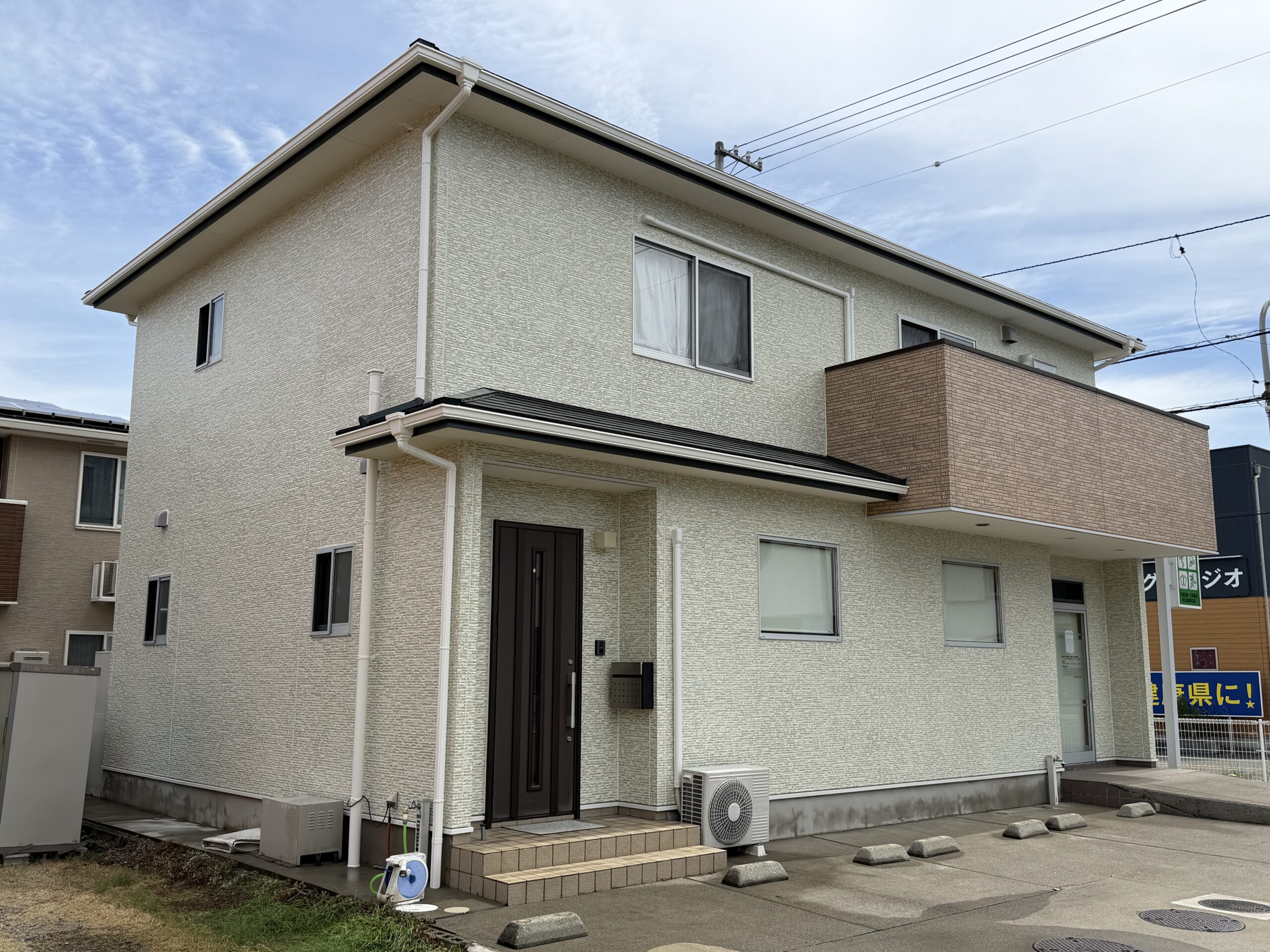 阿南市羽ノ浦町|色のメリハリで魅せる、外壁塗装ビフォーアフター