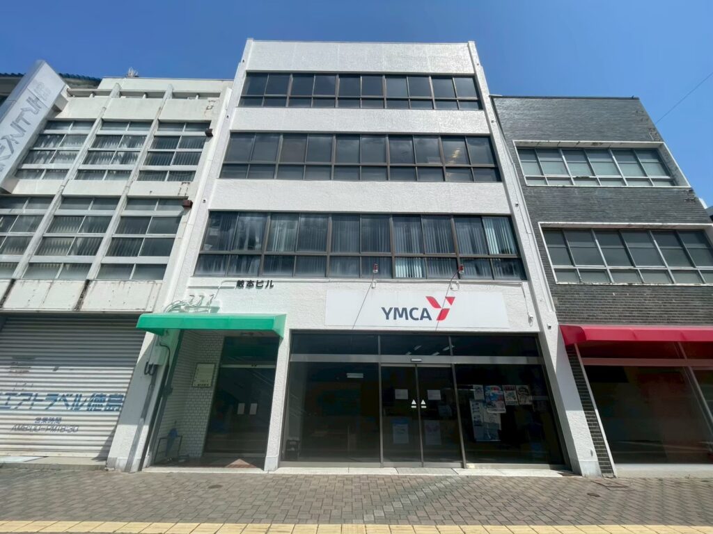 徳島市でビルの外壁塗装と窓枠コーキング打ち替え施工!雨漏り防止の防水工事事例【蔵本ビル様】