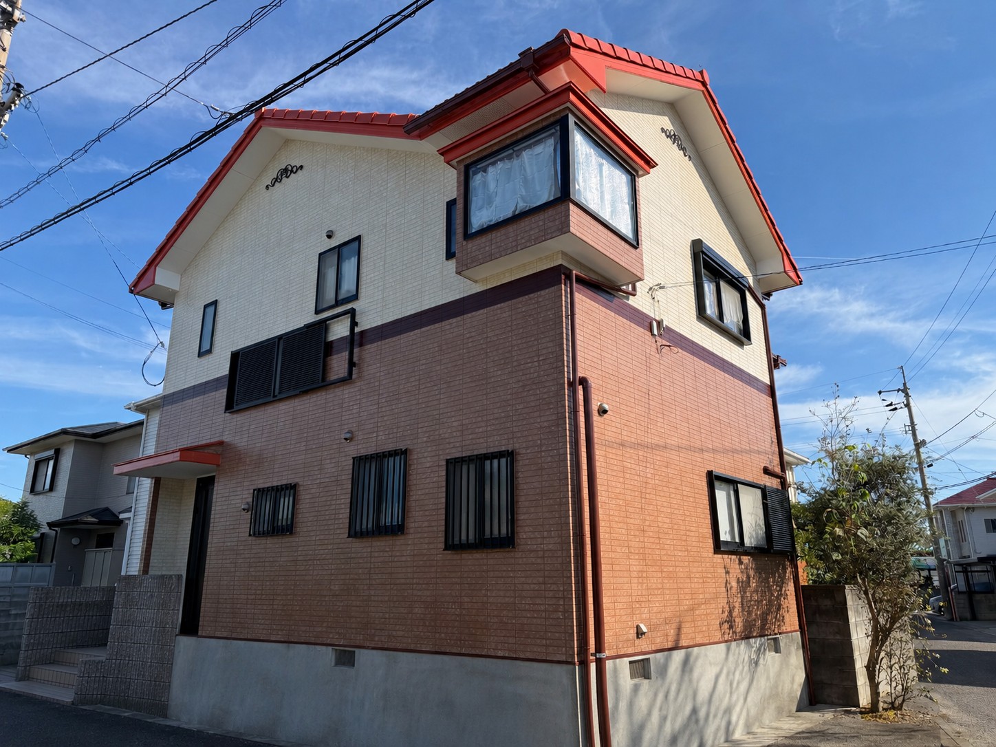 鳴門市大津町｜まるで張り替えたような立体感。WB多彩工法で魅せる外壁塗装