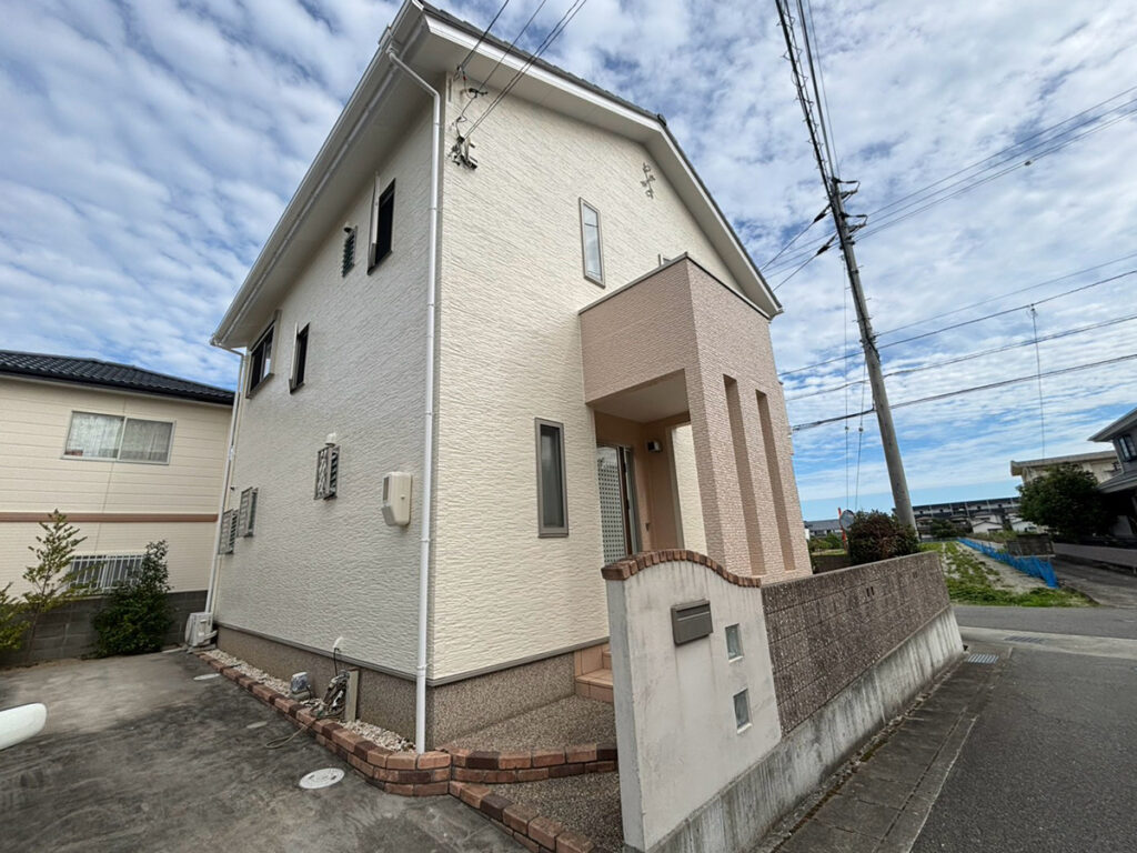 鳴門市｜ふんわり優しい。アイボリー×ピンクベージュのあたたかな外観